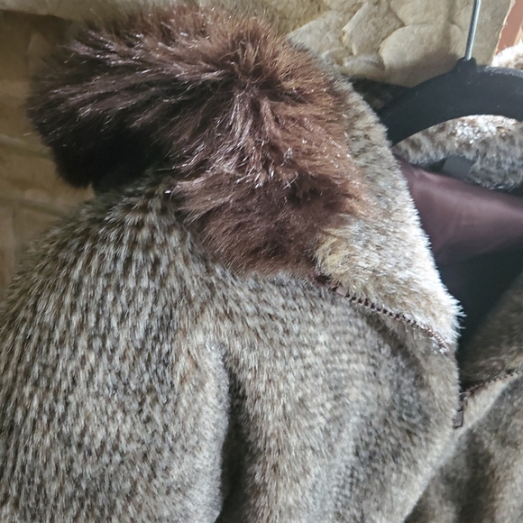 Gallery faux fur snake hooded bomber jacket woman's or unisex small - Picture 2 of 9